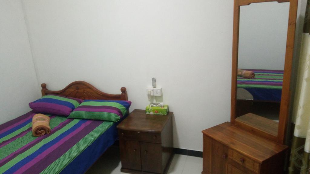 Relax Home Rambukkana Екстериор снимка