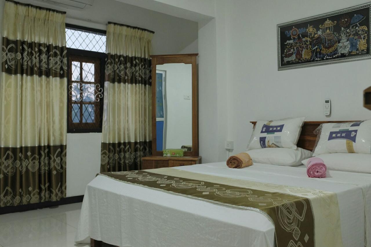 Relax Home Rambukkana Екстериор снимка